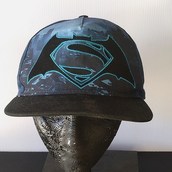 DC Comics Superheroes Cap - Picture 1 of 6